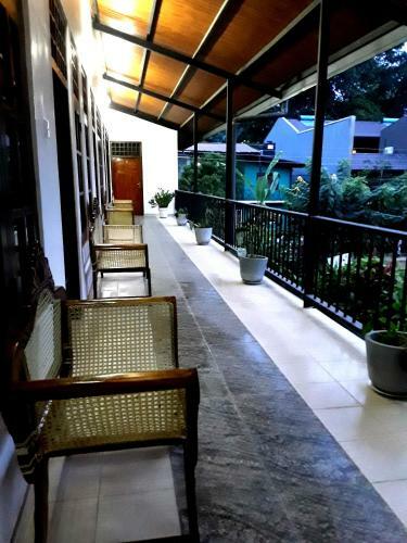 Hostal Ella Grand Peak Hotel