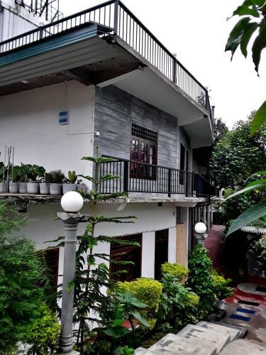 Hostal Ella Grand Peak Hotel