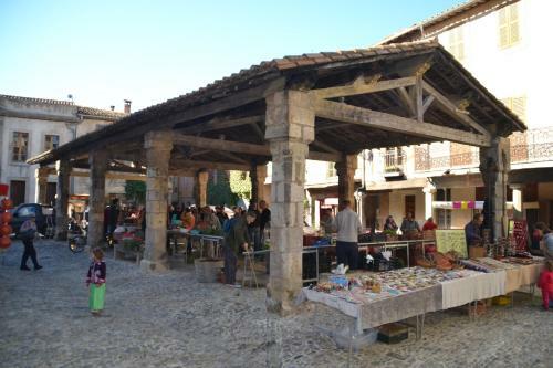 Apartamento Holidays In Lagrasse