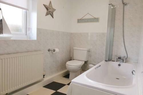 Trearddur Bay - 3 Bed Family Bungalow - Beach