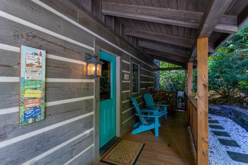 Among The Trees - Valle Crucis Cabin With Hot Tub, Pool Table, Pond, Fire Pit
