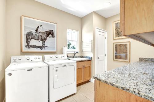 Huge Luxury Home On 13 Acres With Views & Firepit