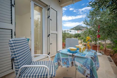Hostal Rooms & Studio Villa Fio