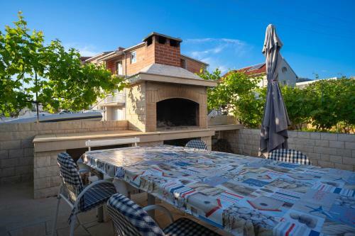 Hostal Rooms & Studio Villa Fio