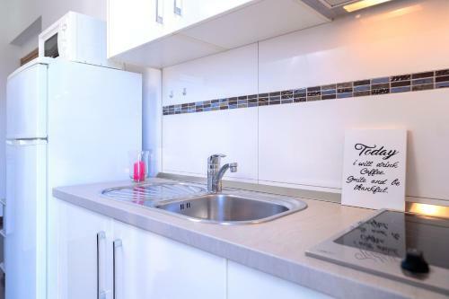 Hostal Rooms & Studio Villa Fio