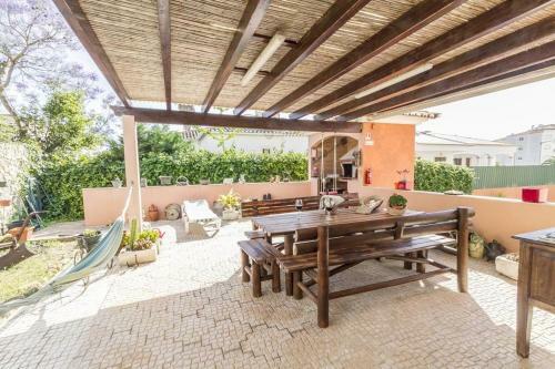 Hostal Happy Silva Guesthouse