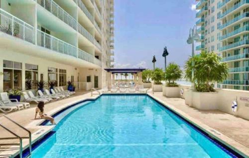 Amazing Condo With Free Parking In Brickell Miami
