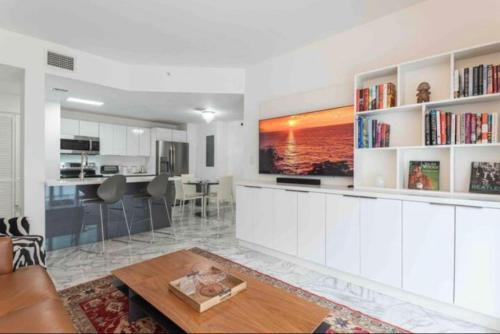 Luxury Quiet 2 Br Midtown With Free Parking