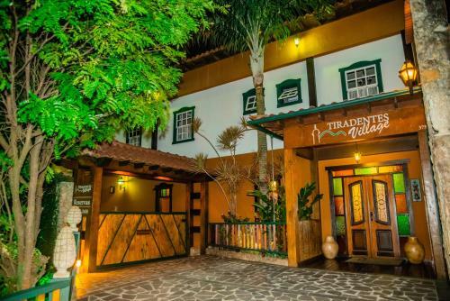 Hostal Tiradentes Village