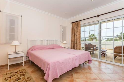 T2 Tennis Apartment