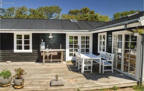 Holiday Home Skarreklitvej