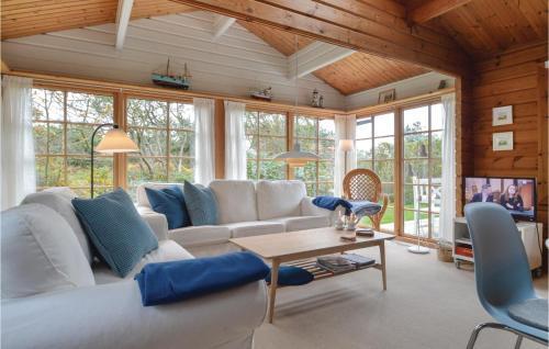 Holiday Home Skarreklitvej