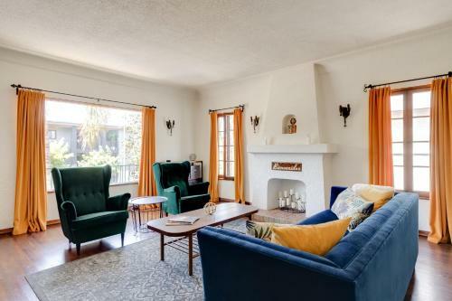 Visit The Beach From A Historic Downtown Apartment - Nrp21-00092