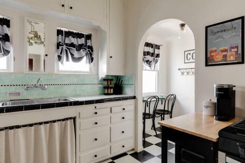 Visit The Beach From A Historic Downtown Apartment - Nrp21-00092