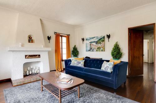 Visit The Beach From A Historic Downtown Apartment - Nrp21-00092