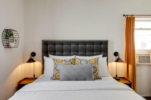 Visit The Beach From A Historic Downtown Apartment - Nrp21-00092