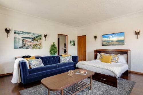Visit The Beach From A Historic Downtown Apartment - Nrp21-00092