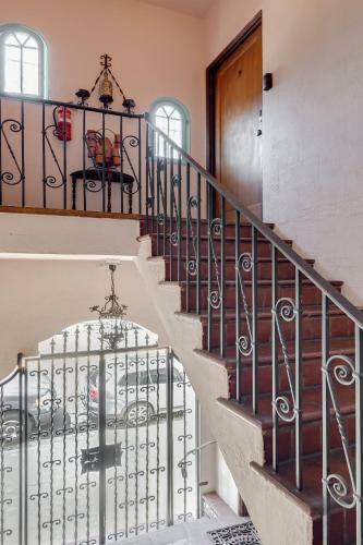 Visit The Beach From A Historic Downtown Apartment - Nrp21-00092