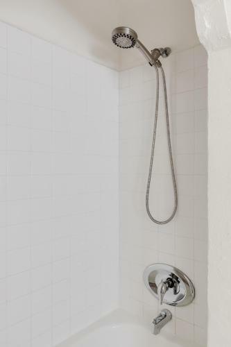 Visit The Beach From A Historic Downtown Apartment - Nrp21-00092