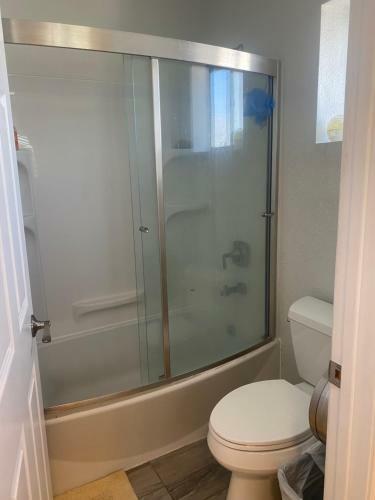 Private Room In Los Angeles W/ AC & Wifi