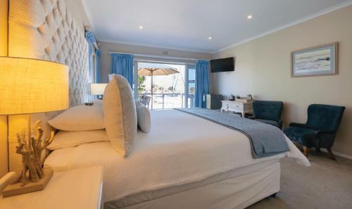 Hotel Russells On The Port