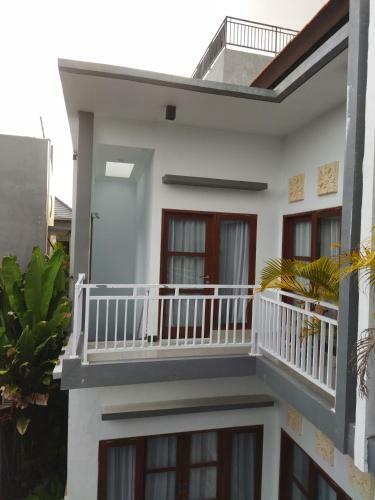 Hotel Oyo 90858 Mai Mena Canggu