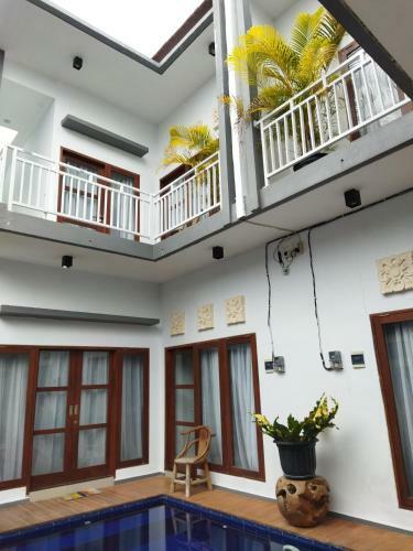Hotel Oyo 90858 Mai Mena Canggu