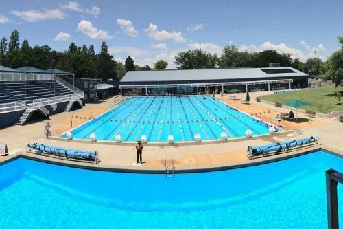 Bindi Cottage, Spacious & Unique, Opposite Pool