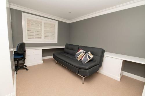 Benview Cottage, 3 Large Living Areas, Sleeps 8, Cbd