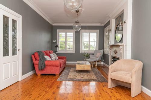 Benview Cottage, 3 Large Living Areas, Sleeps 8, Cbd