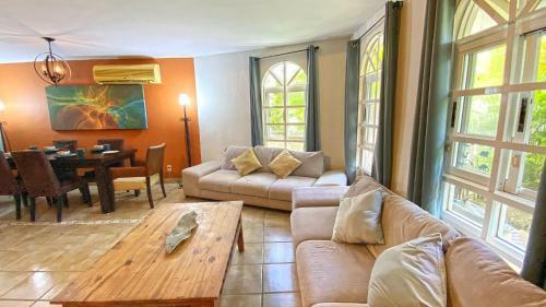 Casa Carey 2 Steps From The Beach Puerto Morelos Mex