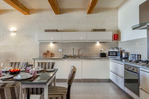 Gozo Apartment W/private Pool, Cosy Terrace, Bbq & AC