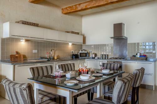 Gozo Apartment W/private Pool, Cosy Terrace, Bbq & AC