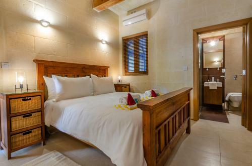 Gozo Apartment W/private Pool, Cosy Terrace, Bbq & AC