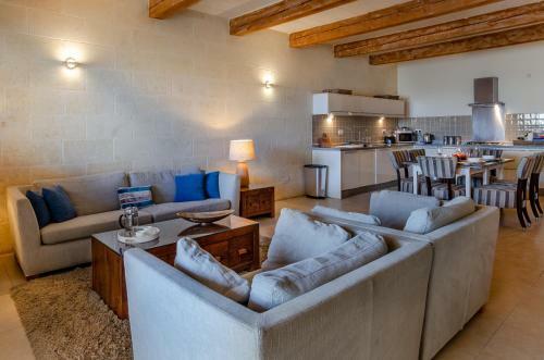 Gozo Apartment W/private Pool, Cosy Terrace, Bbq & AC