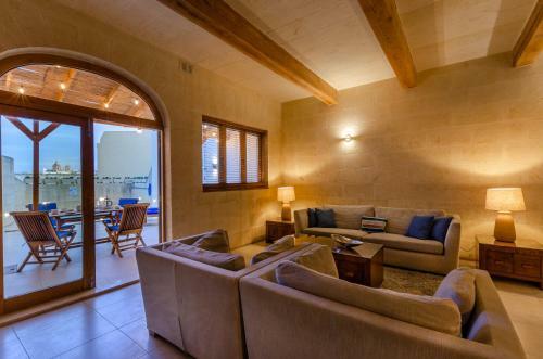 Gozo Apartment W/private Pool, Cosy Terrace, Bbq & AC