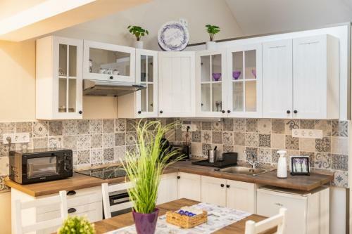 Egri Vit�zek Apartman Provance Lakr�sz