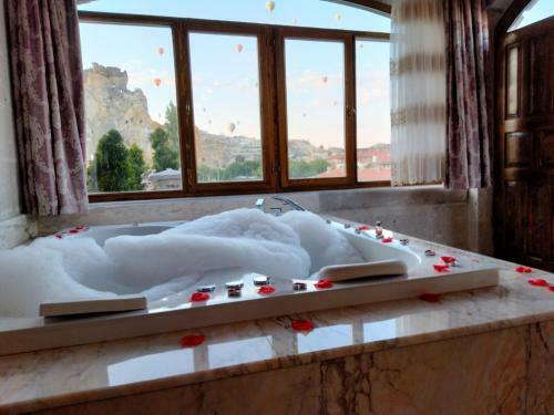 Bed & Breakfast Underground Cave Suites Hotel
