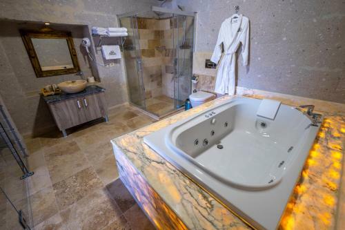 Bed & Breakfast Underground Cave Suites Hotel