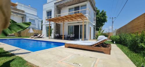 Charming Villa With Private Pool In Antalya