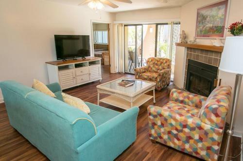 Hibiscus F104 Free Activities, Oceanfront, Wifi, 3 Pools