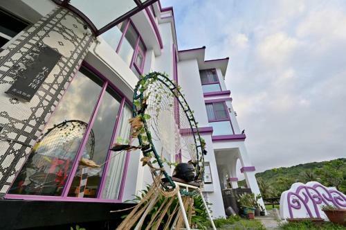 Banifanz House
