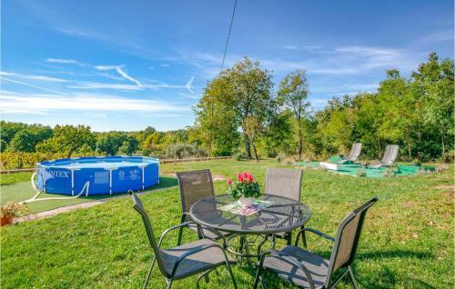 Awesome Home In Brescic With 2 Bedrooms