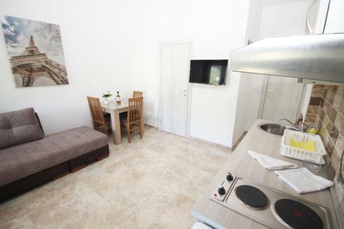 Apartment With Pool Tomic Boka Bay