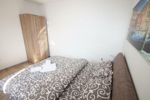 Apartment With Pool Tomic Boka Bay