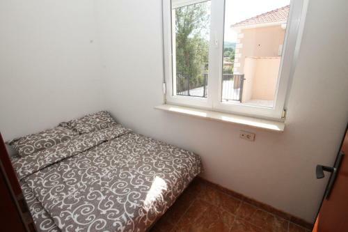 Apartment With Pool Tomic Boka Bay