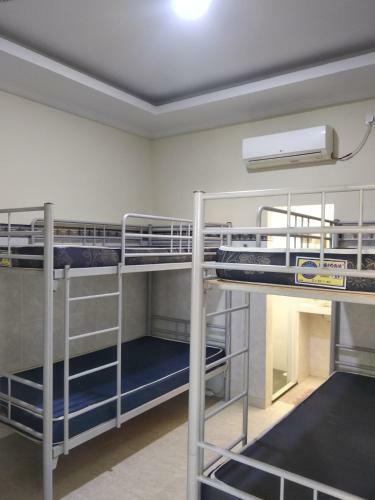 Albergue New Szabrian House