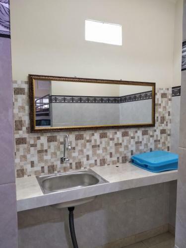 Albergue New Szabrian House