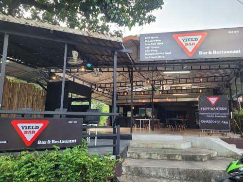 Hostal Yield Bar And Guesthouse, Ao Nang