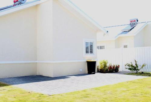 Modern Spacious Holiday Home At Oceanpointe